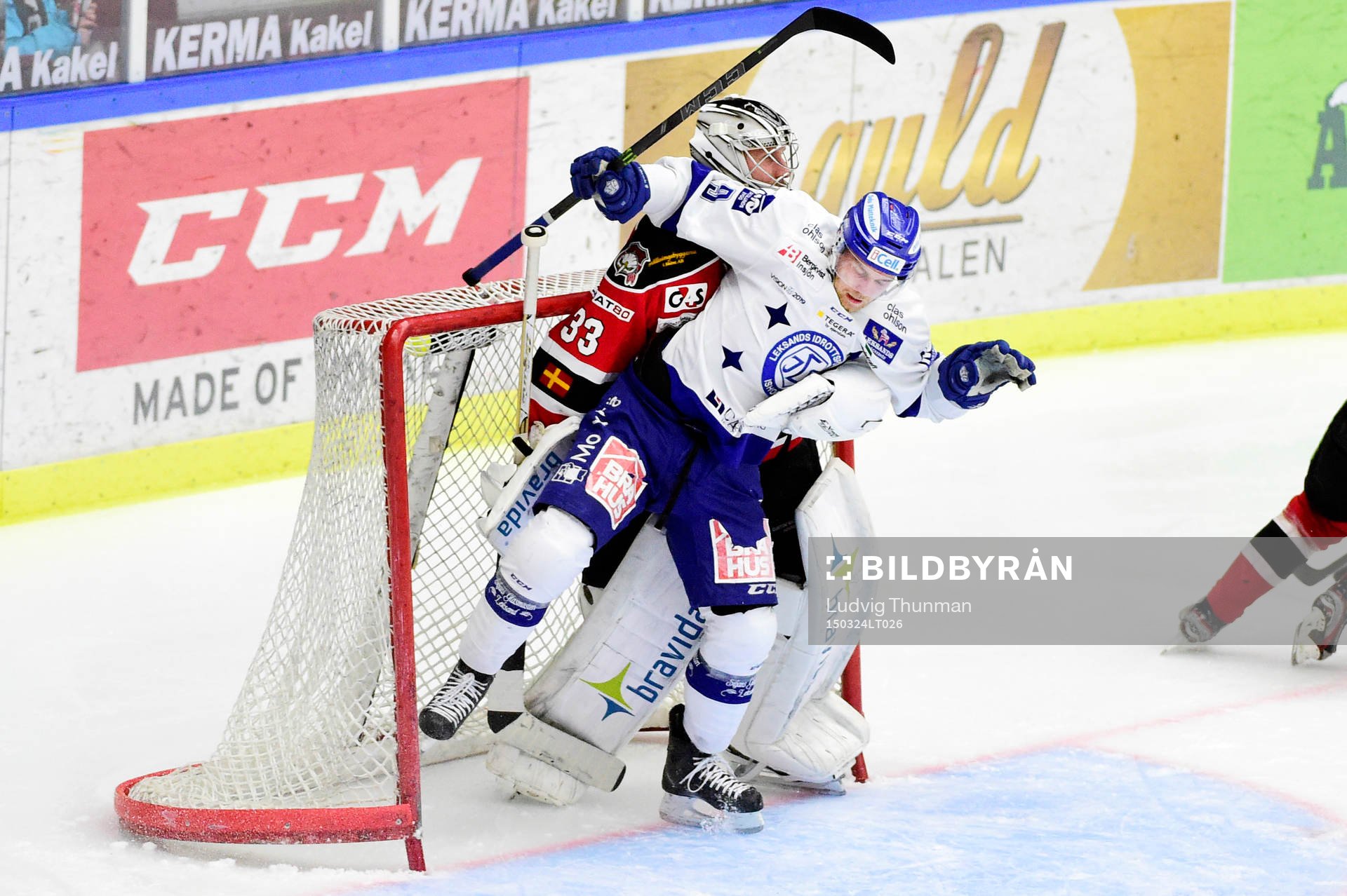 Leksands Patrick Cehlin kolliderar med Malmö Redhawks