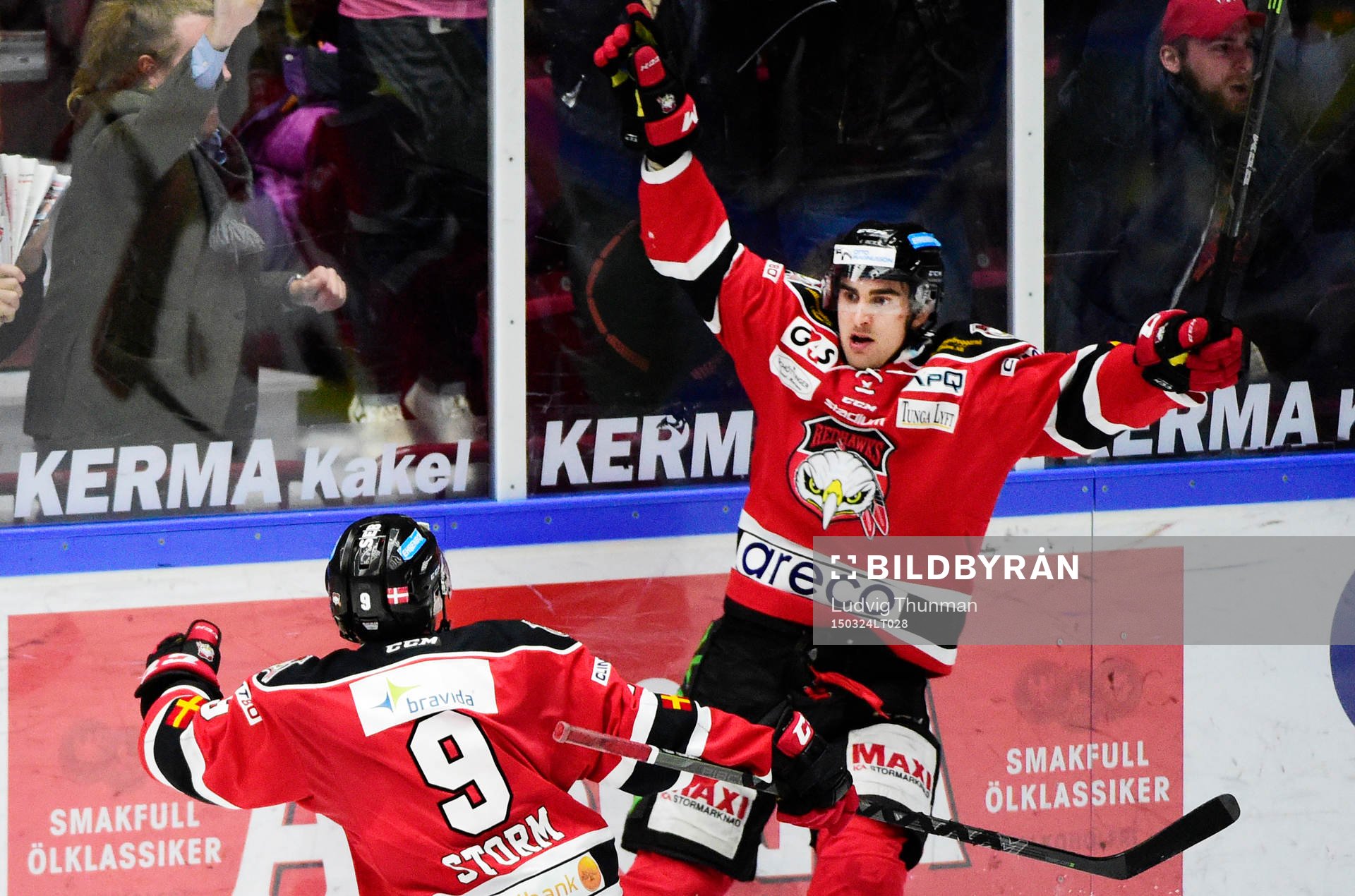 Malmö Redhawks Frederik Storm och Nils Andersson jublar