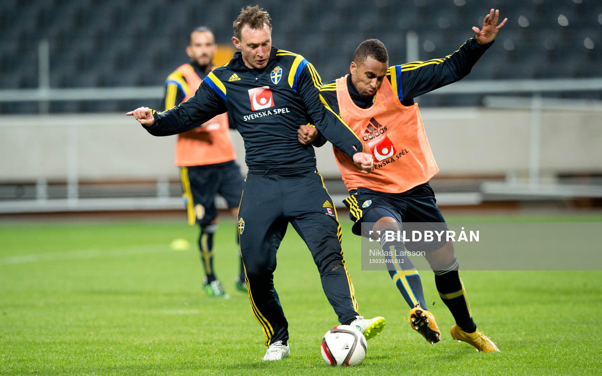 Sveriges Isaac Kiese Thelin och Kim Källström
