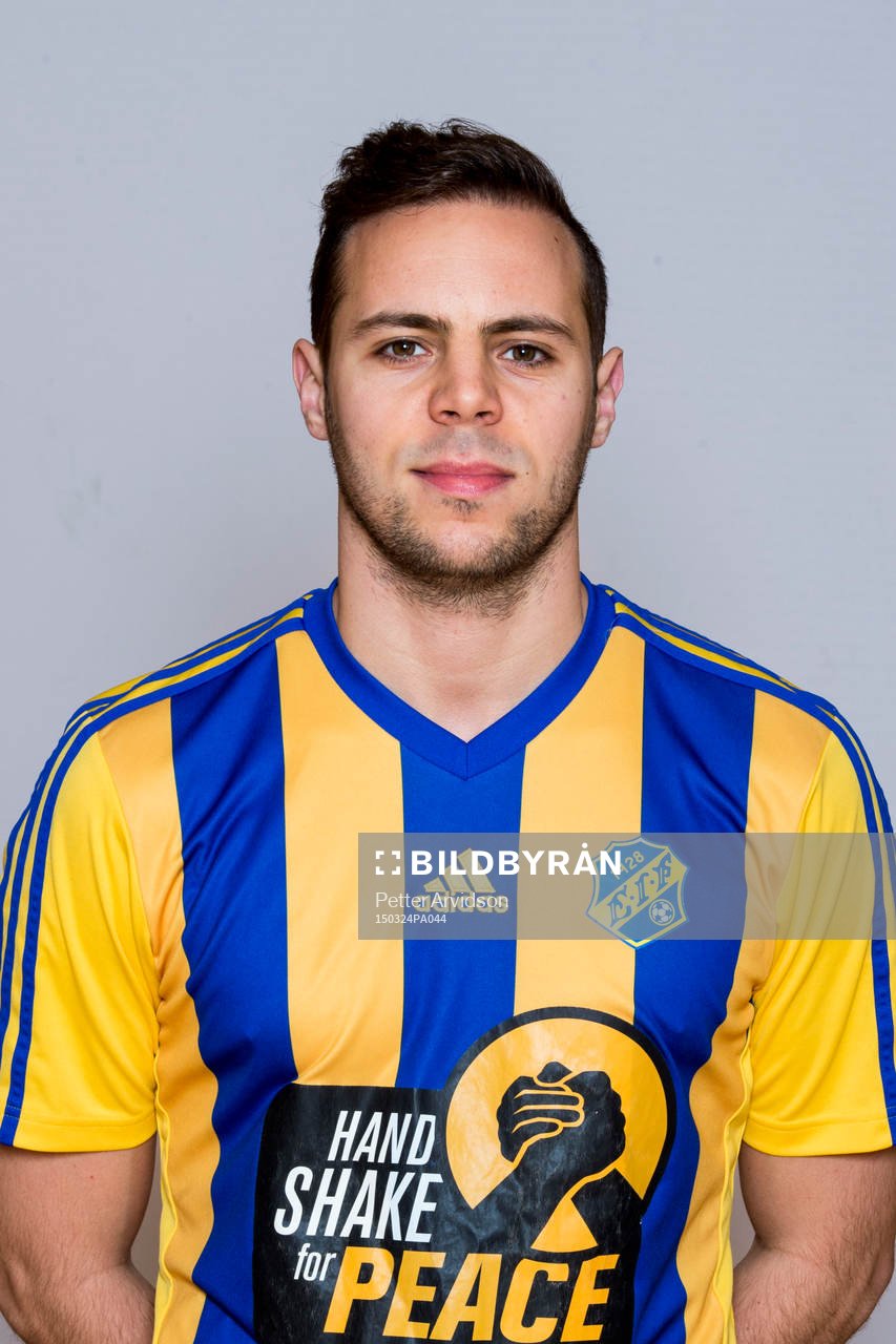 Eskilsminnes Alexander Zaim poserar för ett porträtt under en fotografering den 24 mars 2015 i Helsingborg.