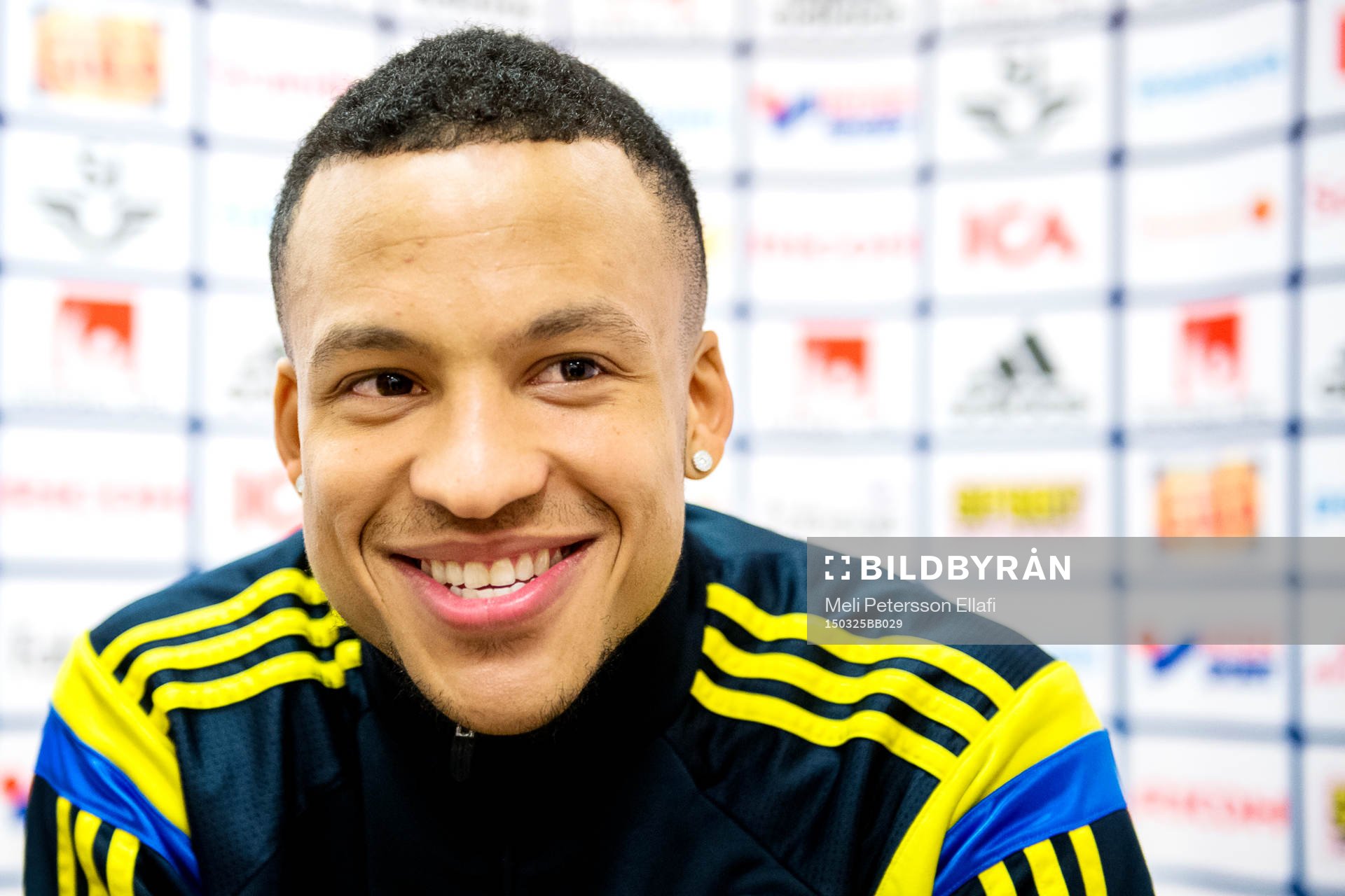 Sveriges Martin Olsson deltar i en pressträff