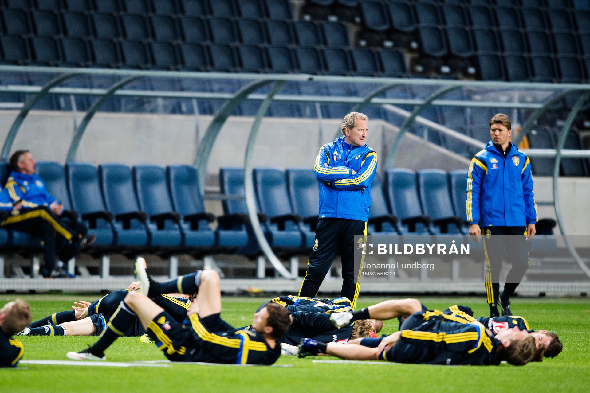 Sveriges förbundskapten Erik Hamrén och Player Manager Marcus Allbäck under en träning med det svenska fotbollslandslaget den 25 mars 2015 i Stockholm.