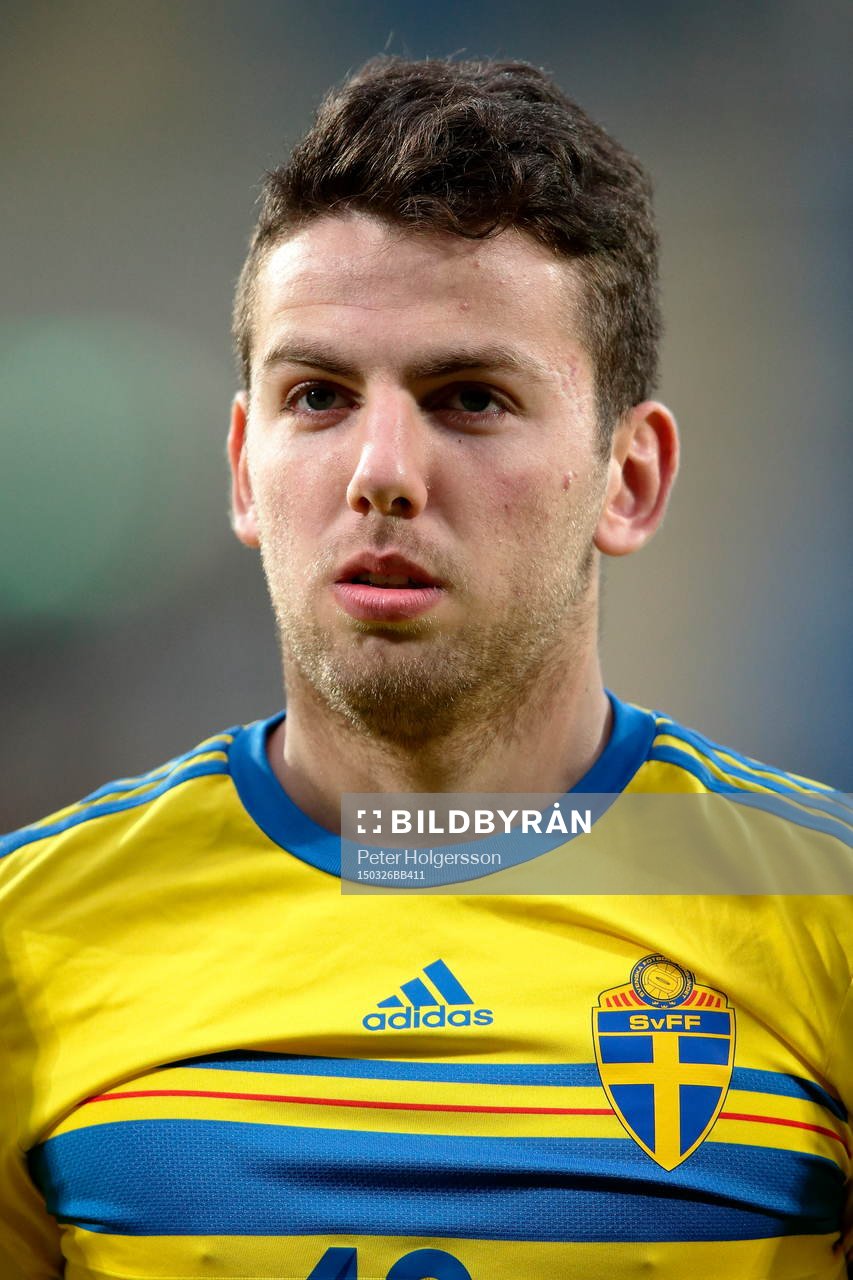 Sveriges Erdal Rakip under fotbollsmatchen i EM-kvalet för P19 mellan Sverige och Litauen den 26 mars 2015 i Norrköping.