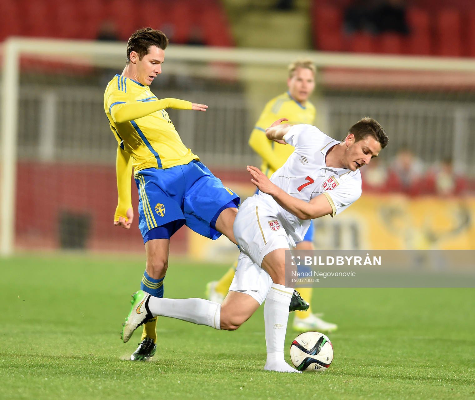 Sveriges Branimir Hrgota och Serbiens Nemanja Radoja