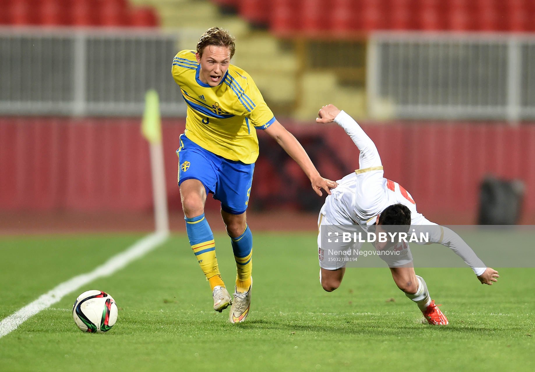 Sveriges Ludwig Augustinsson och Serbiens Slavoljub Srnic