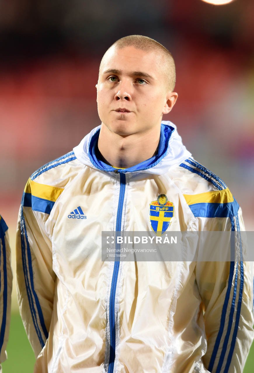 Sveriges Sebastian Holmen under U21-fotbollslandskampen mellan Sverige och Serbien den 27 mars 2015 i Novi Sad.