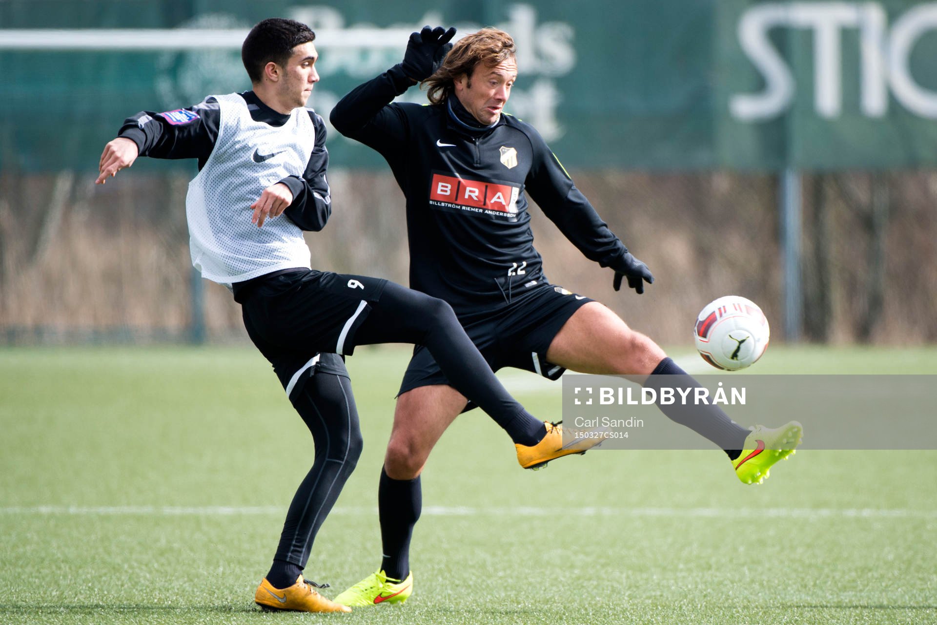 Daniel Krezic och Diego Lugano under en träning med Häcken den 27 mars 2015 i Göteborg.