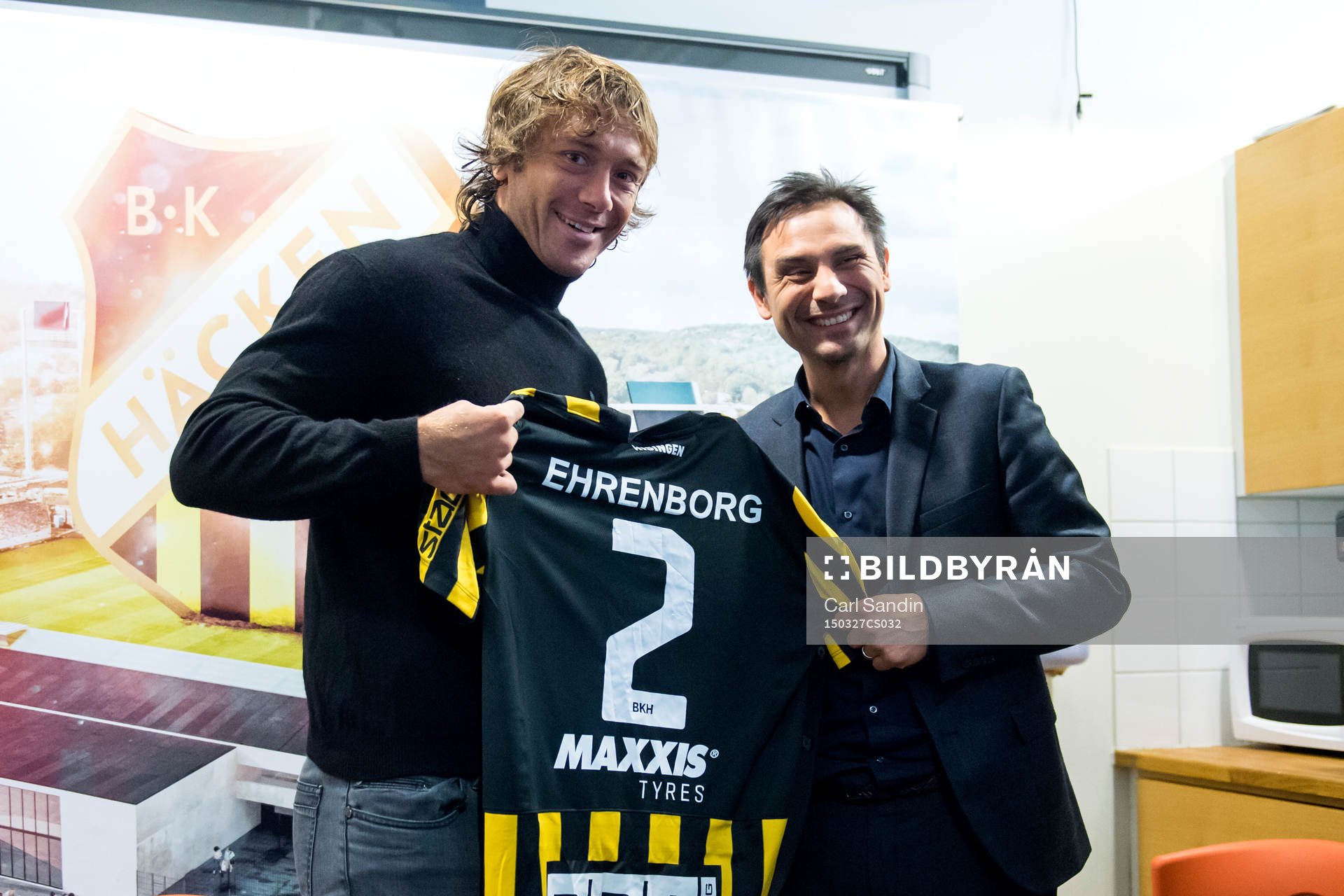 Diego Lugano och Johan Lind
