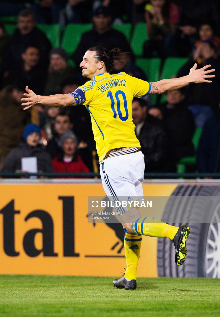 Sveriges Zlatan Ibrahimovic jublar