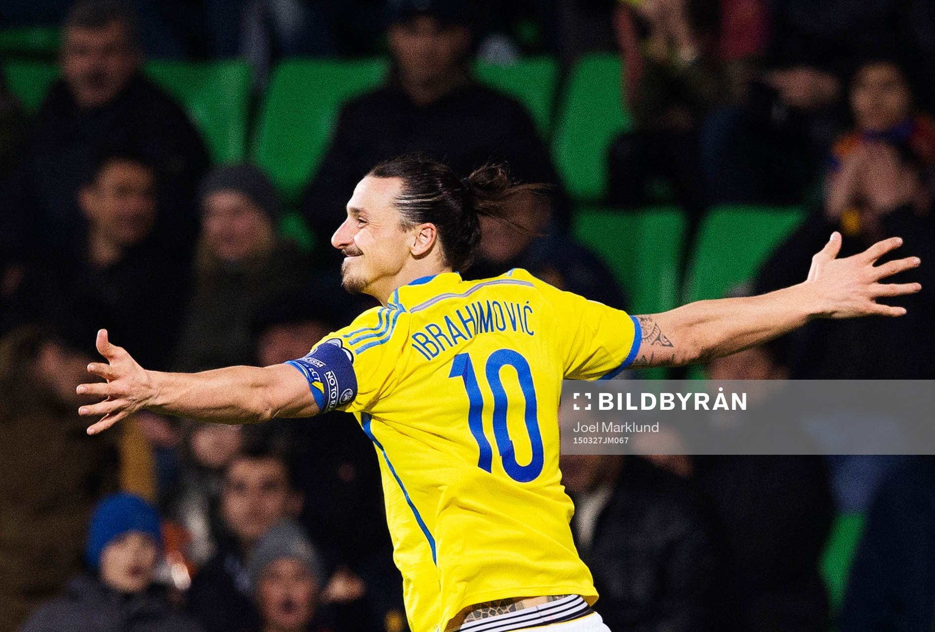 Sveriges Zlatan Ibrahimovic jublar