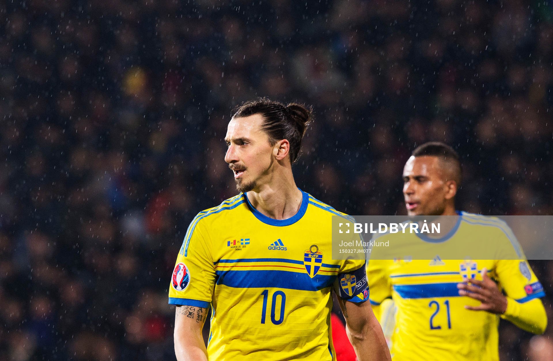 Sveriges Zlatan Ibrahimovic och Isaac Kiese Thelin