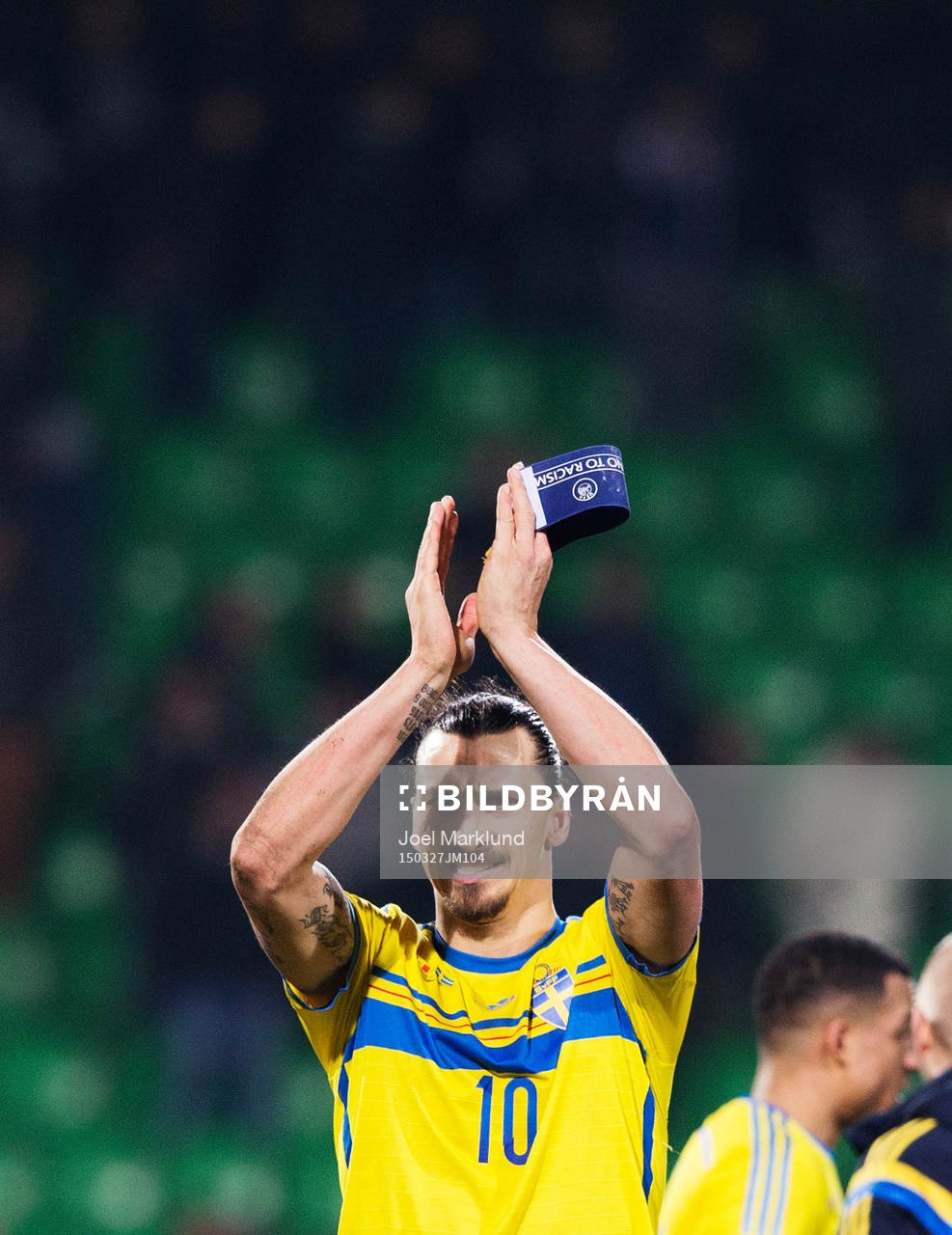 Sveriges Zlatan Ibrahimovic tackar publiken