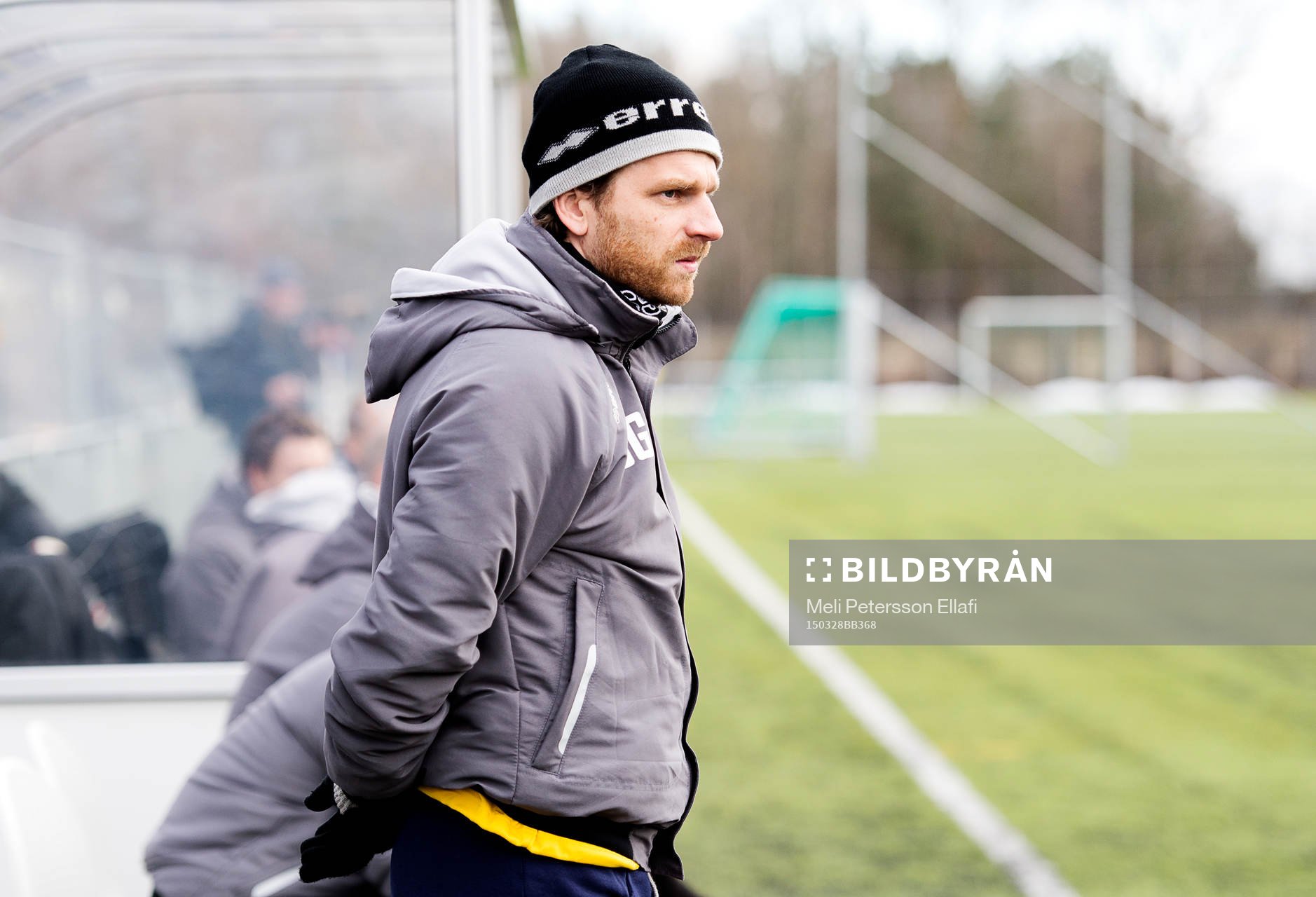 IK Frej Täbys tränare Bartosz Grzelak under träningsmatchen i fotboll mellan IK Frej Täby och IK Brage den 28 mars 2015 i Stockholm.