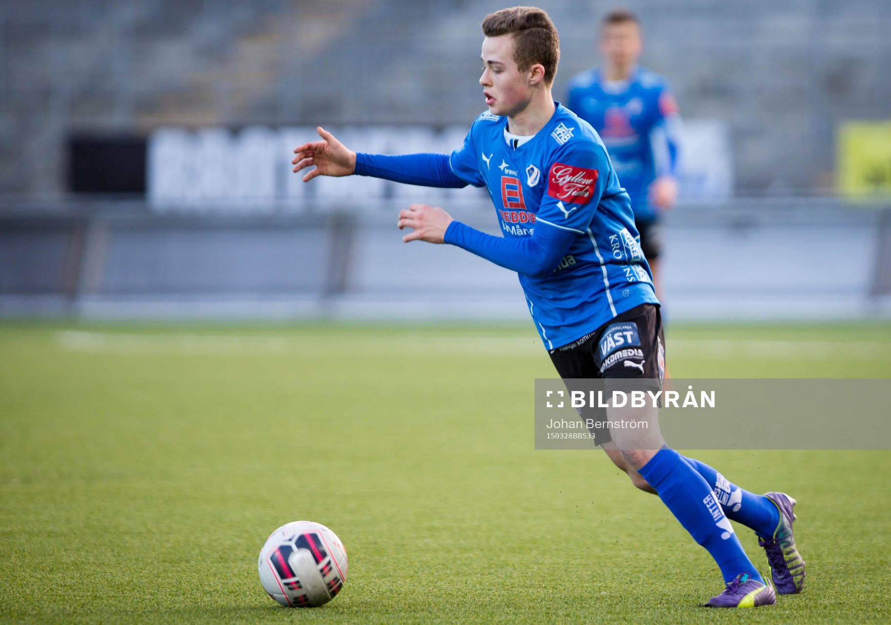 Örebro U17 (vitt) mot Halmstad U17 (blått)