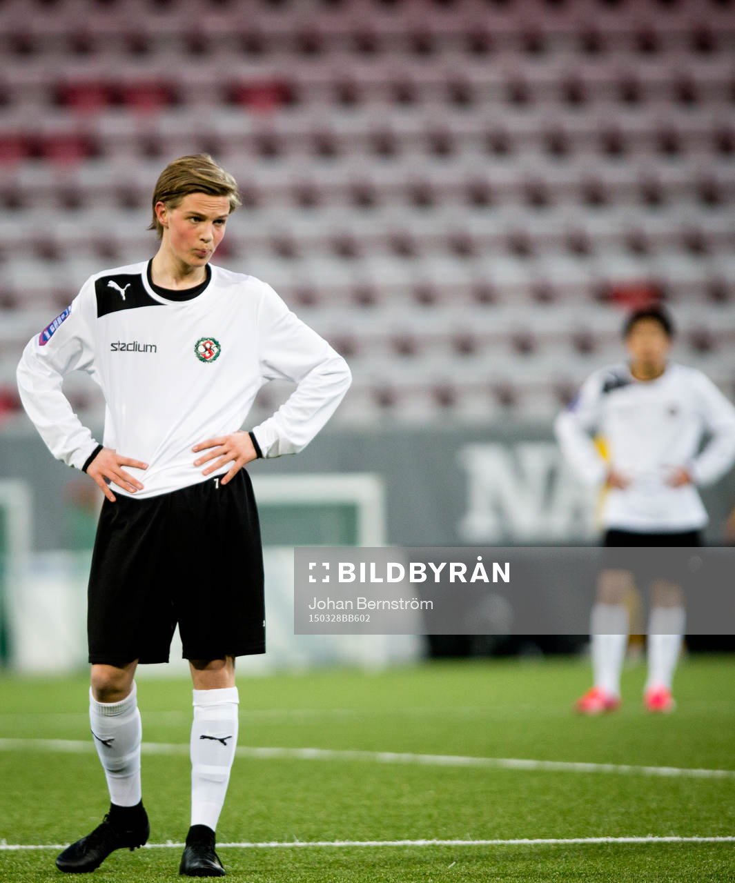 Jonathan Aronsson, Örebro U17 (vitt), deppar, mot Halmstad