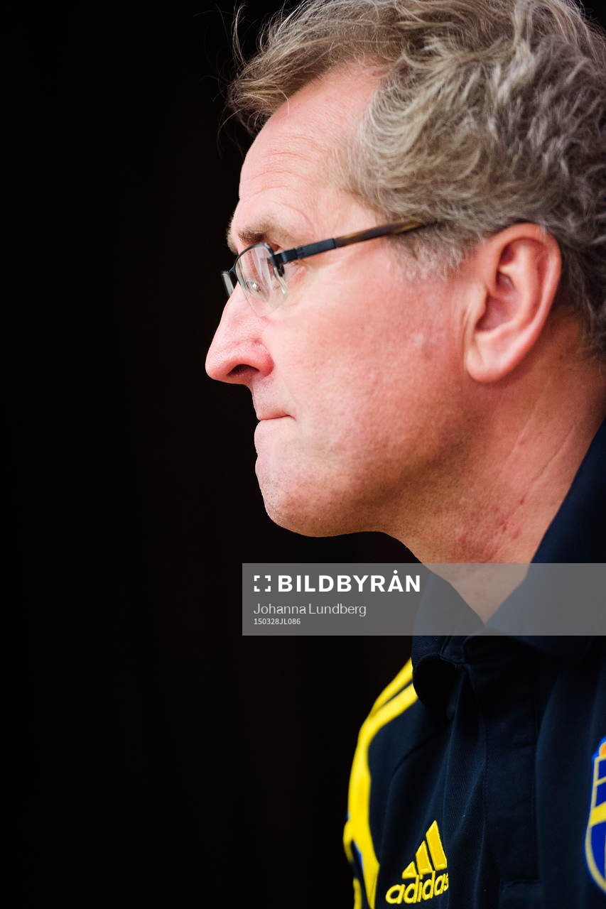Sveriges förbundskapten Erik Hamrén  under en presskonferens anordnad av svenska fotbollsförbundet den 28 mars 2015 i Stockholm.