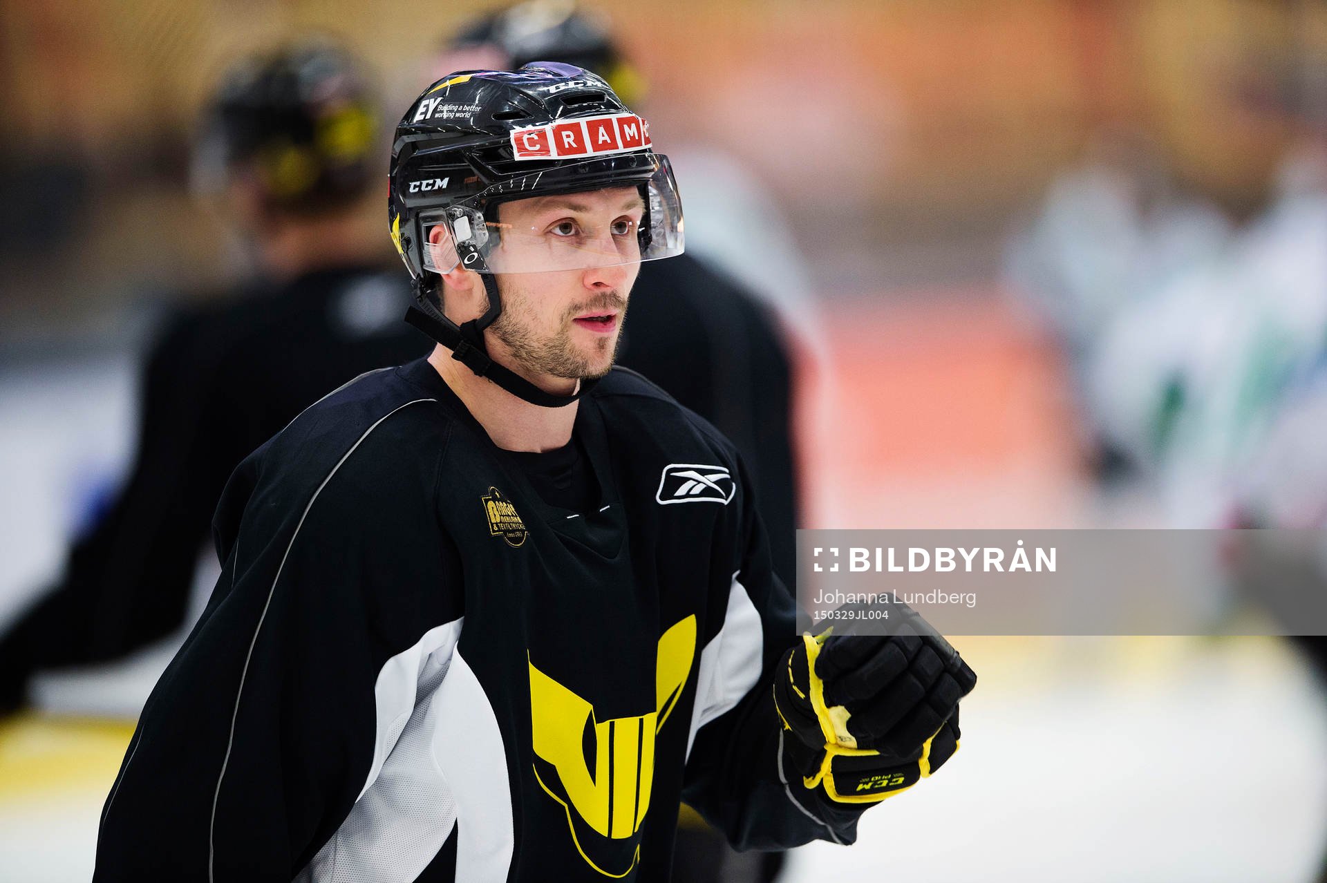 Västerås Dustin Johner värmer upp