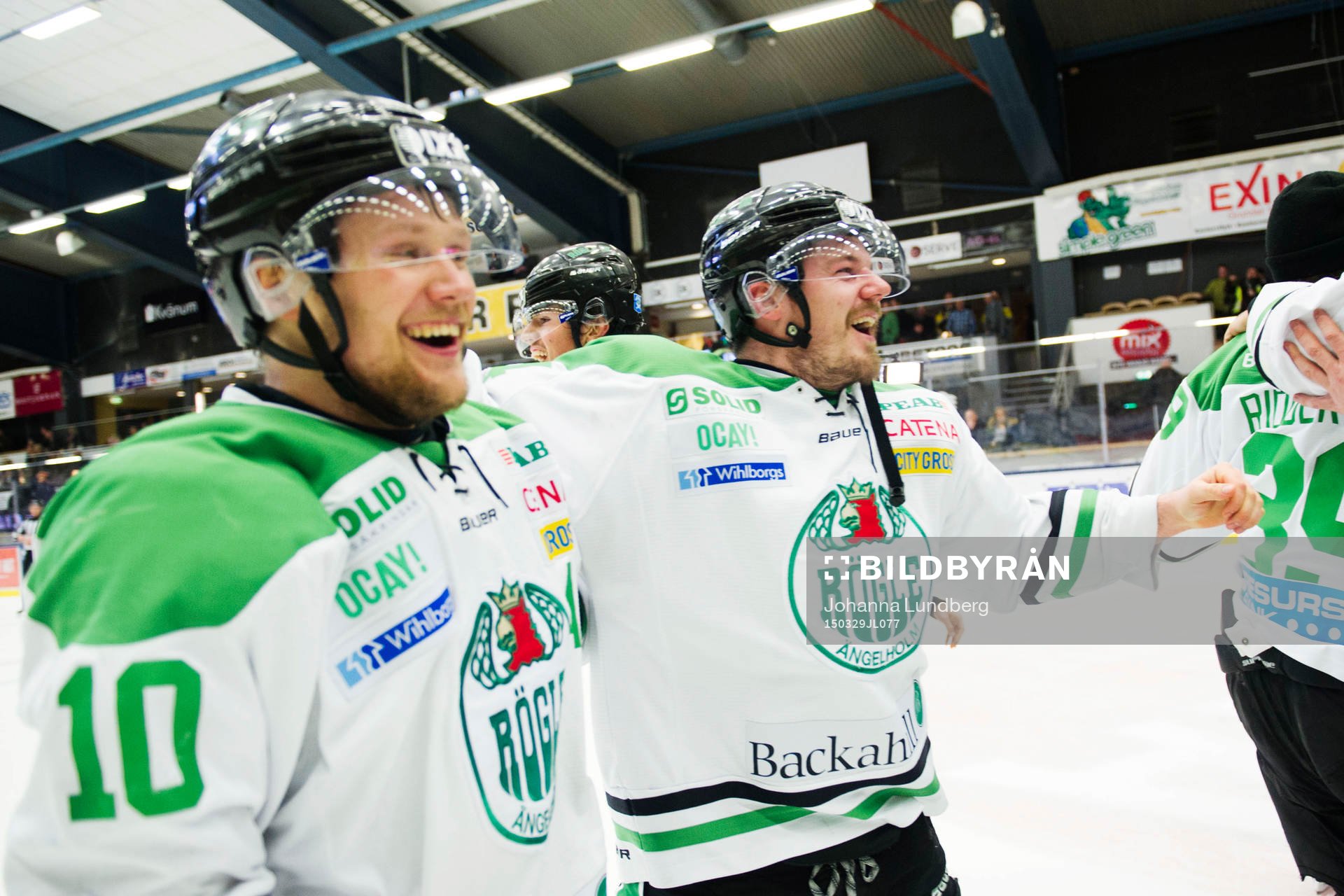 Rögles Viktor Lindgren och Peter LeBlanc jublar