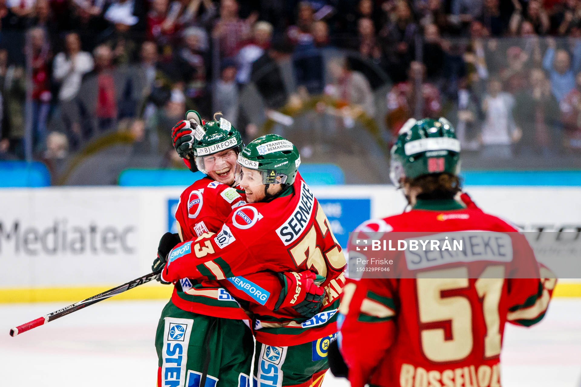 Frölundas Artturi Lehkonen och Elias Fälth jublar