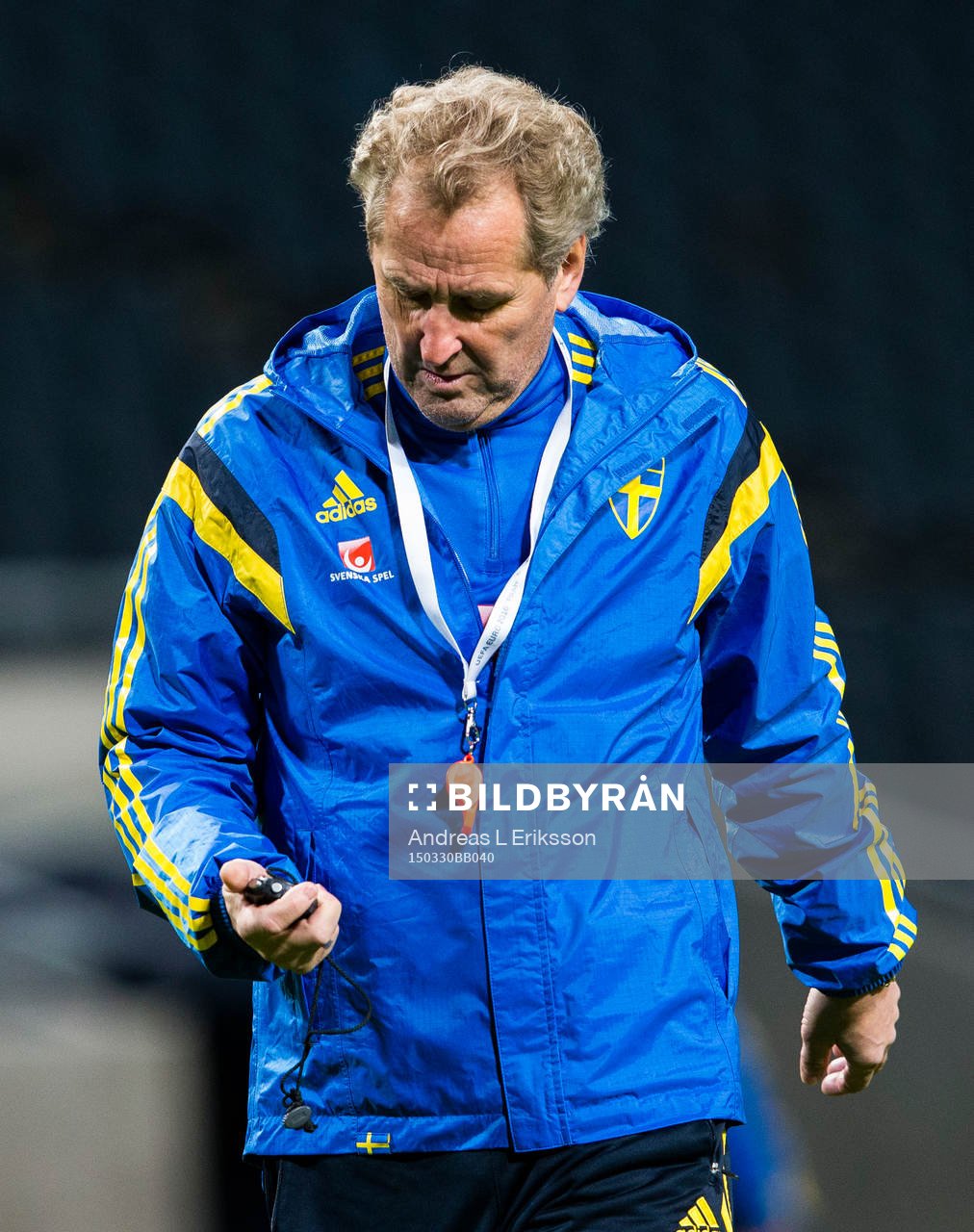 Sveriges förbundskapten Erik Hamrén under träningen med svenska fotbollslandslaget den 30 mars 2015 i Stockholm. 
