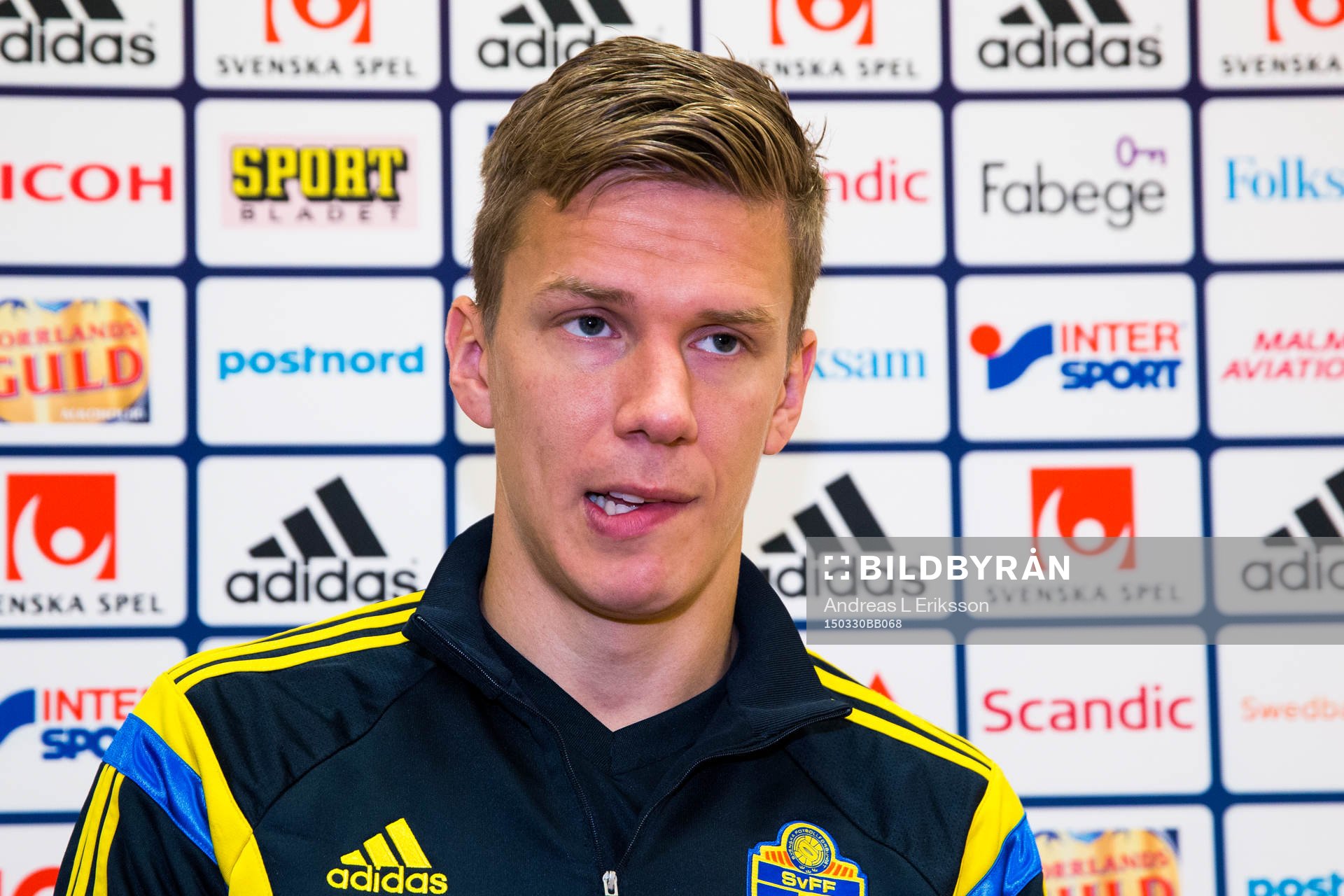 Sveriges Pontus Wernbloom deltar i en pressträff