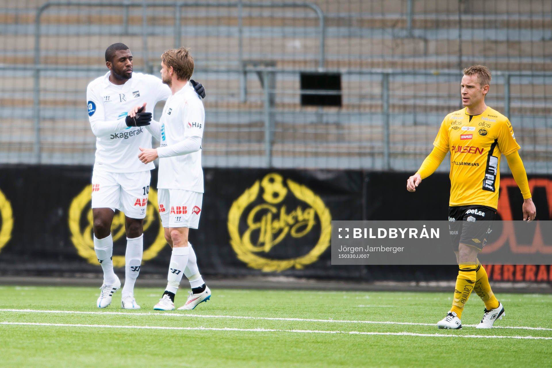 ODDs Olivier Occéan jublar ihop med Ole Jørgen Halvorsen