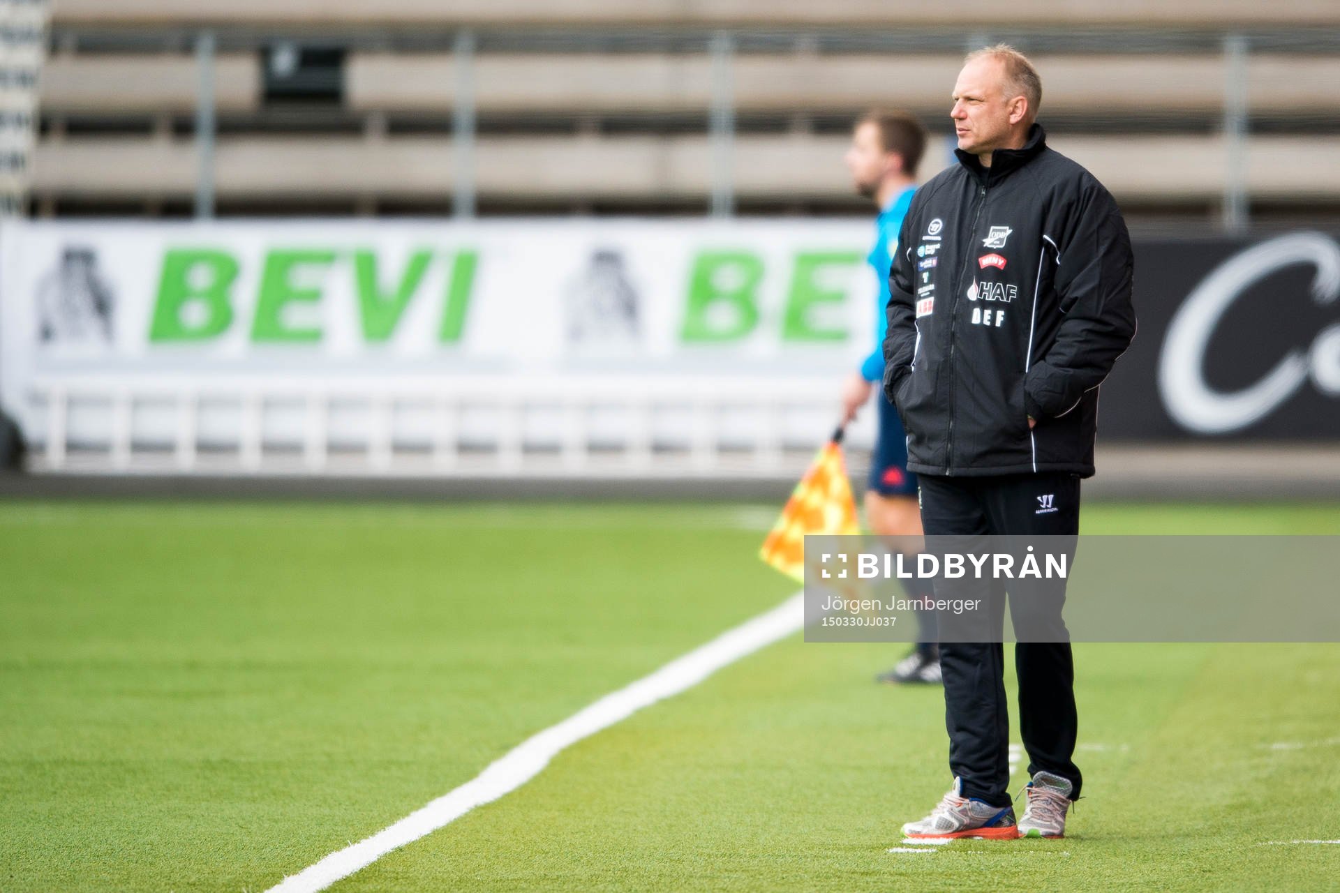 ODDs tränare Dag-Eilev Akkerhaugen Fagermo under träningsmatchen i fotboll mellan Elfsborg och ODD den 30 mars 2015 i Borås.