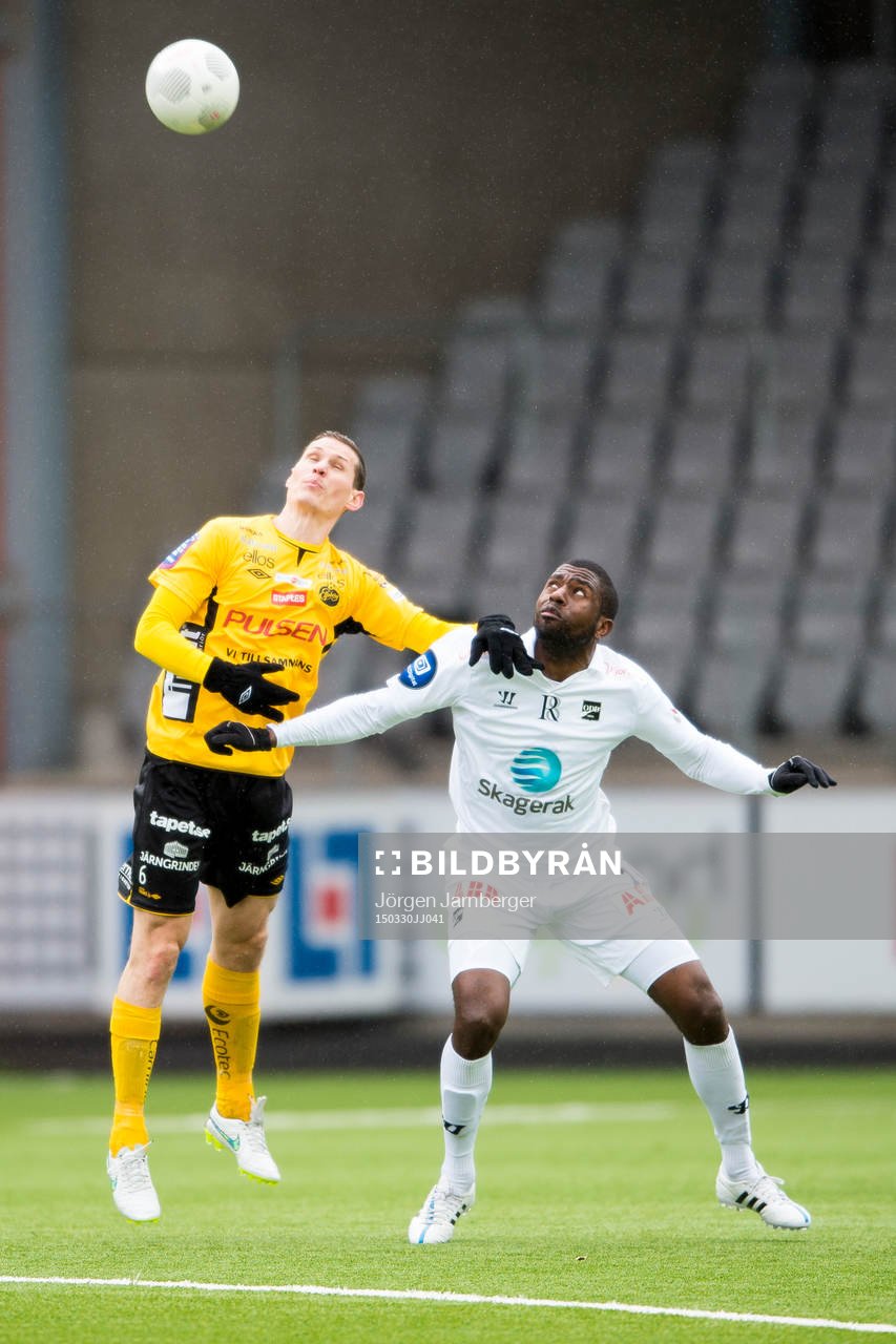 Kamp mellan Elfsborgs Jon Jönsson och ODDs Olivier Occéan