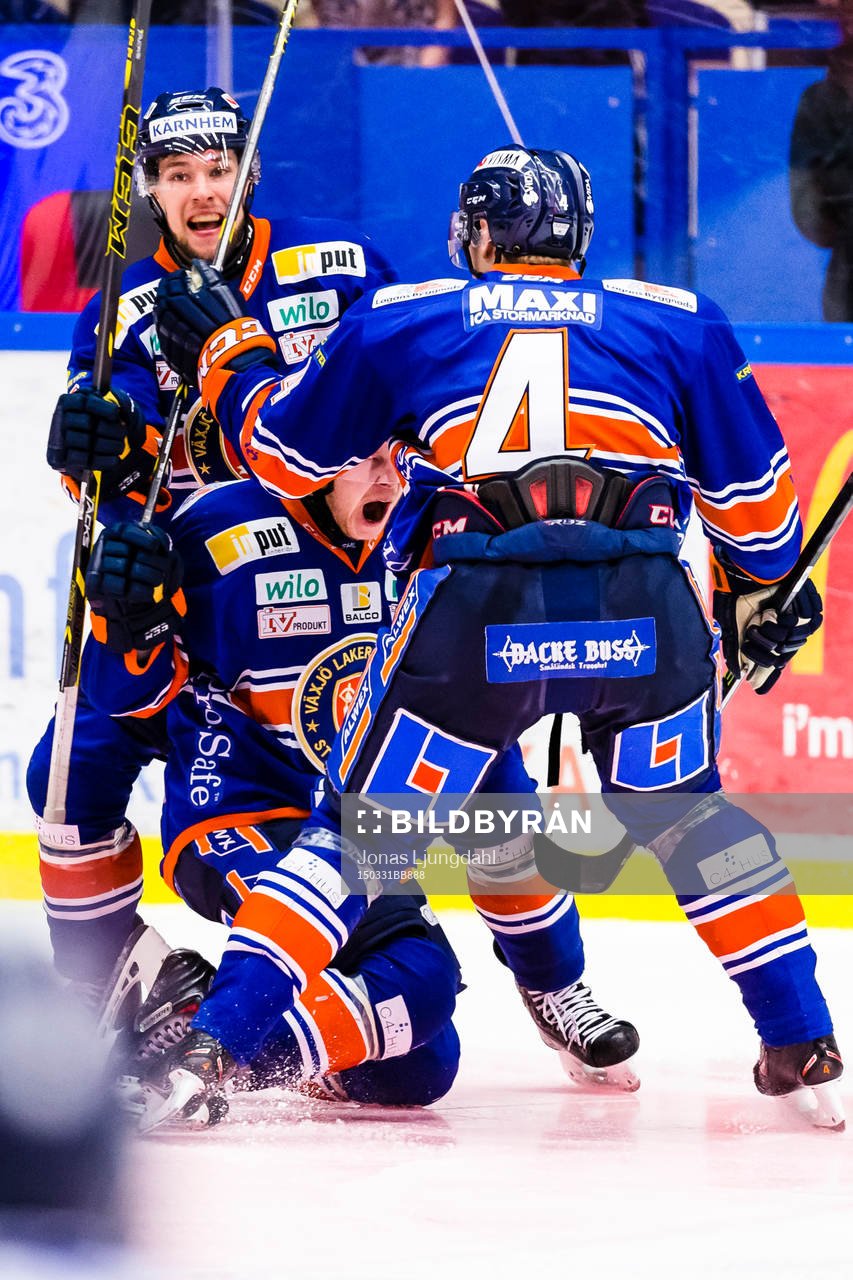 Växjös Tuomas Kiiskinen avgör med mål 2-1 i period sex.