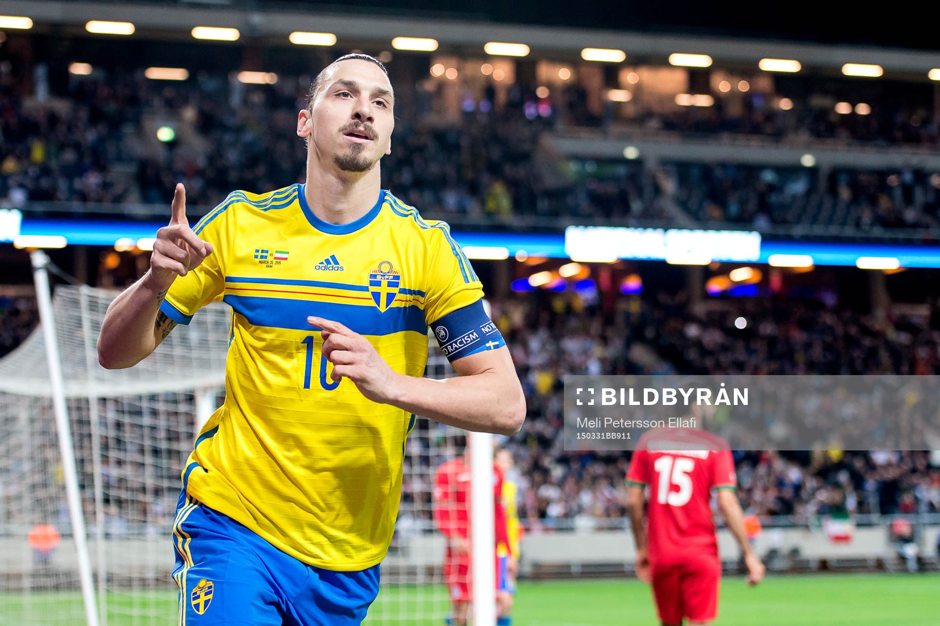 Sveriges Zlatan Ibrahimovic jublar