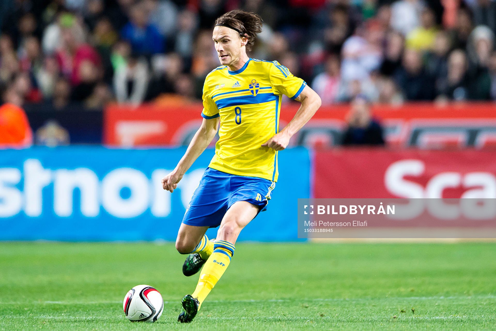 Sveriges Albin Ekdal under fotbollslandskampen mellan Sverige och Iran den 31 mars 2015 i Stockholm.