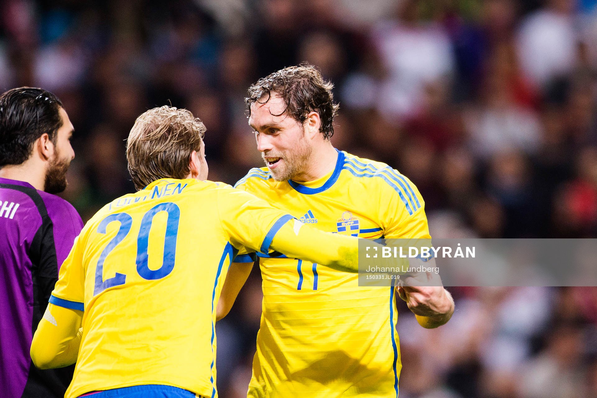 Sveriges Ola Toivonen och Johan Elmander jublar