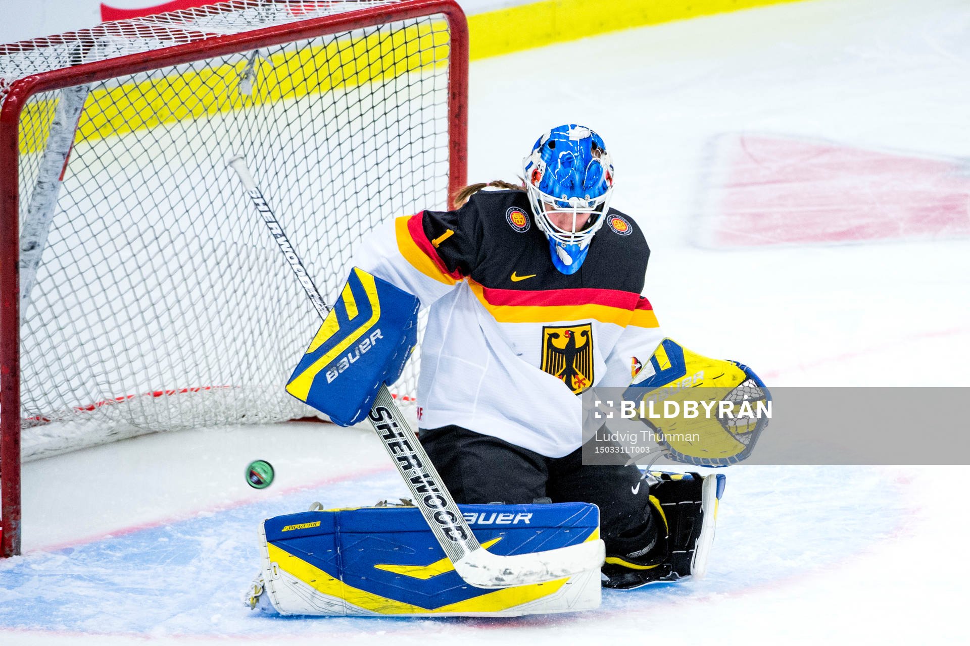 Tysklands målvakt Ivonne Schroder