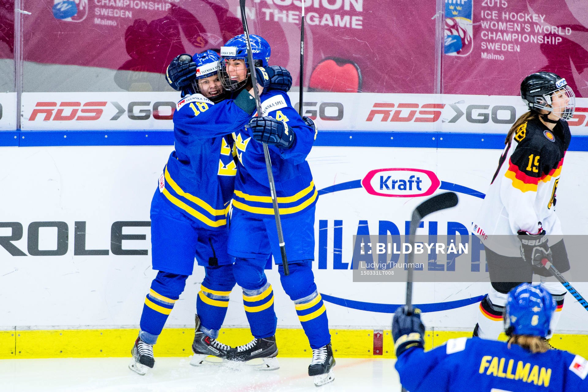 Sveriges Anna Borqvist kramas om av Erika Grahm