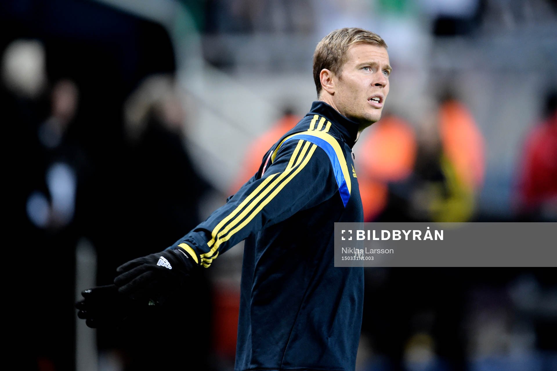 Sveriges Per Karlsson värmer upp