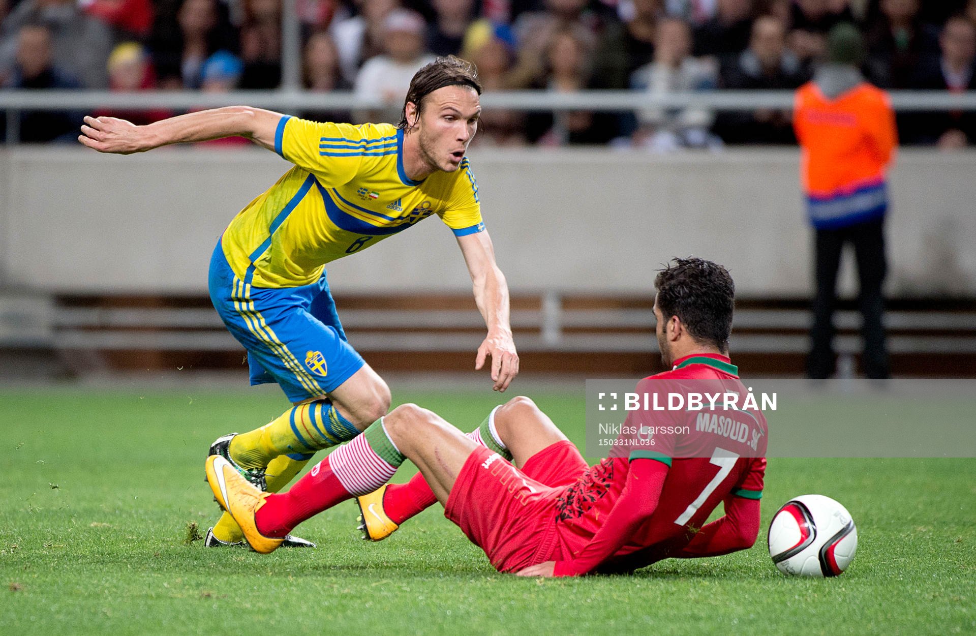 Sveriges Albin Ekdal och Irans Masoud Shojaei