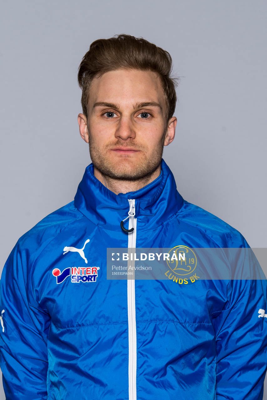 Lunds fysioterapeut Filip Lundgårdh poserar för ett porträtt under en fotografering den 31 mars 2015 i Lund.