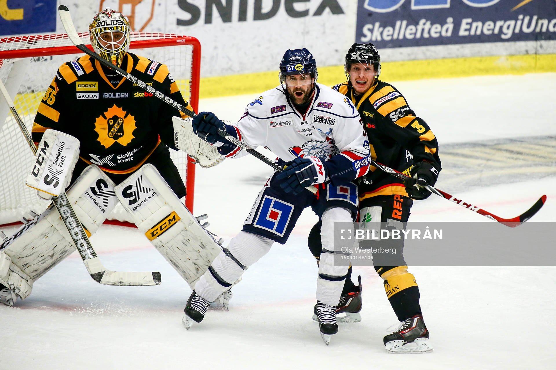 Skellefteås Niclas Burström  och målvakt Markus Svensson