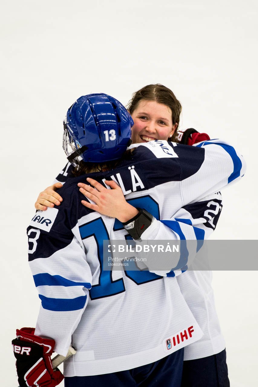 Finlands Michelle Karvinen kramar om Rika Välilä Nieminen