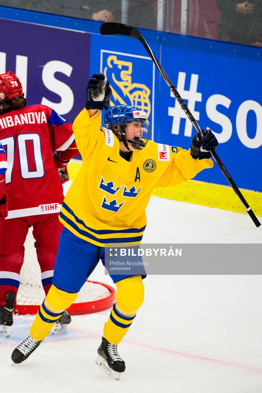 Sveriges Erika Grahm jublar