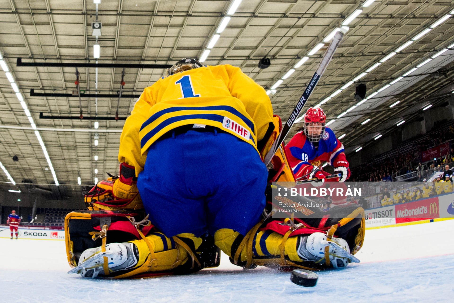 Rysslands Olga Sosina (h) gör avgörande 2-1 målet bakom