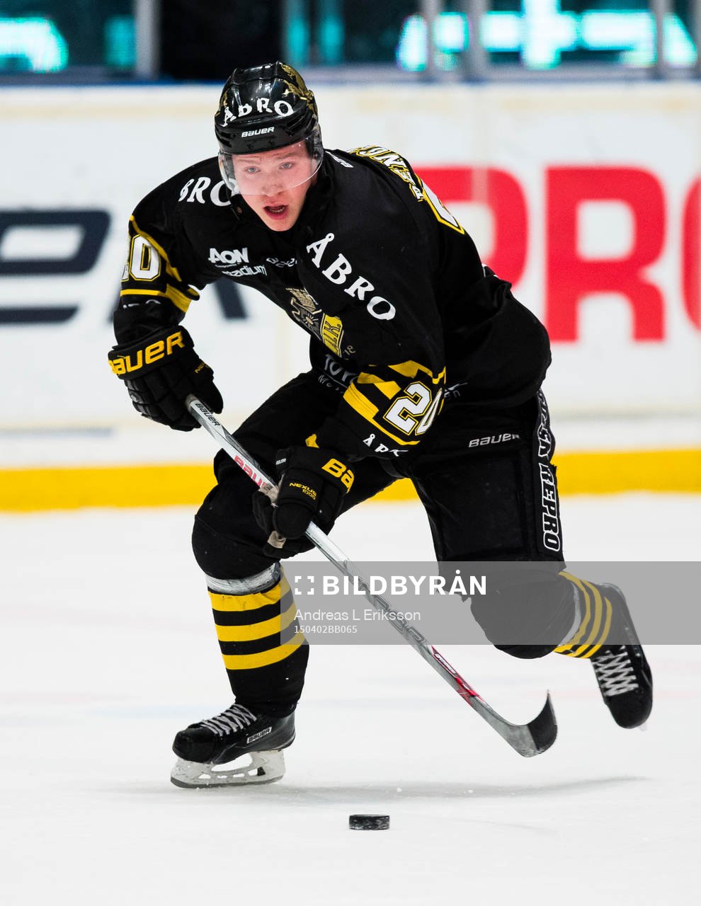 s Christopher Bengtsson med pucken