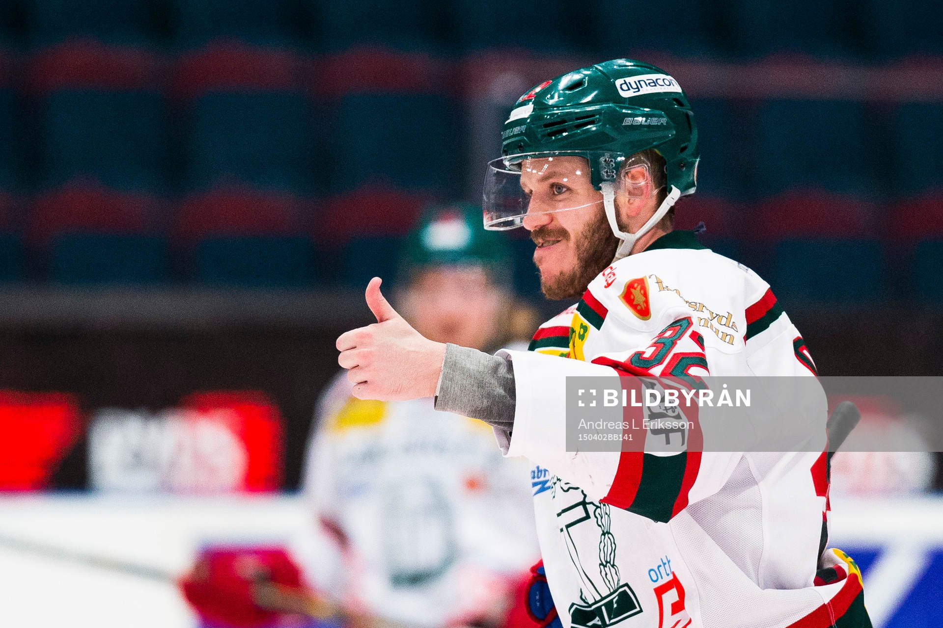 Tingsryds Robin Olsson gör tummen upp