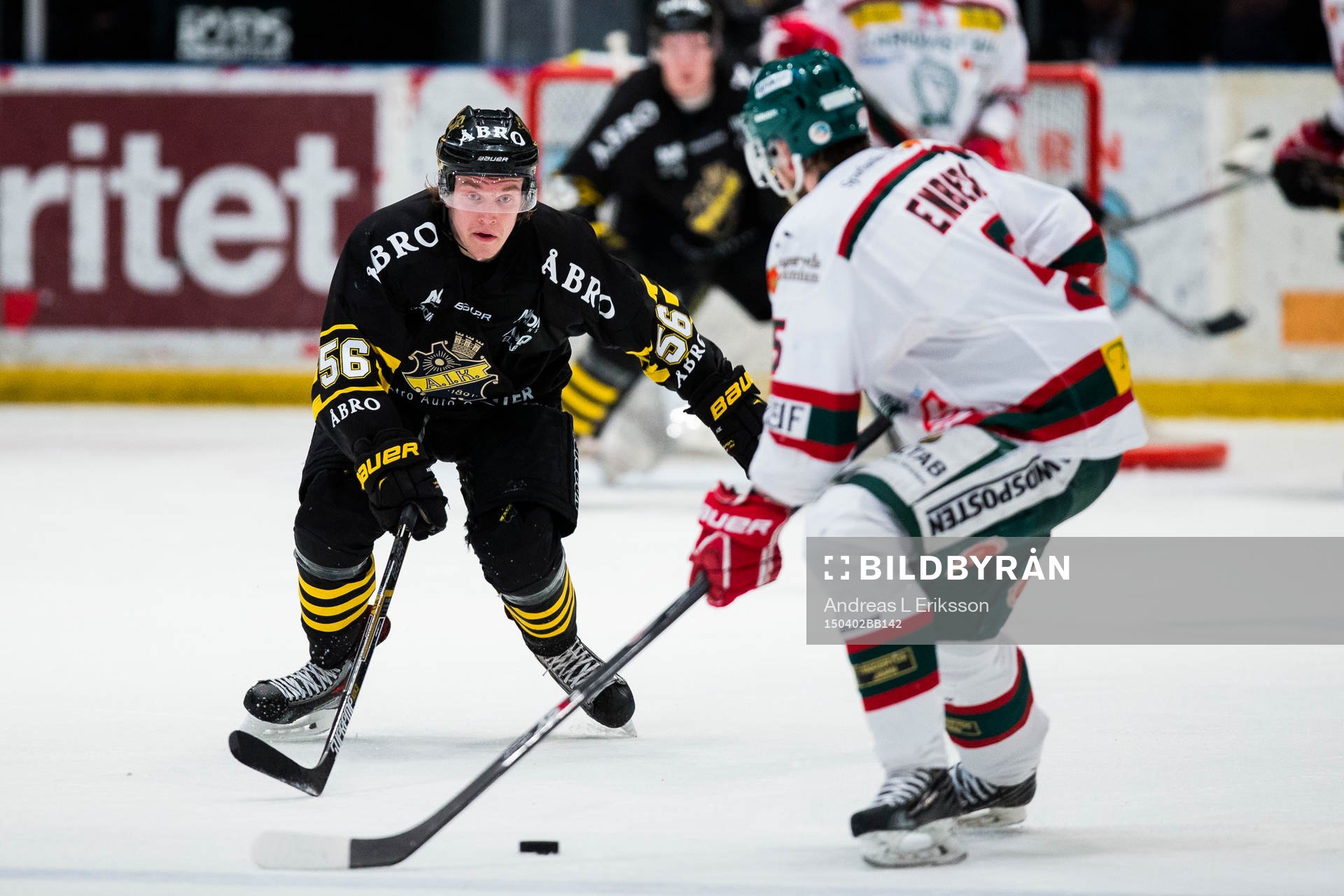 s Dennis Nordström täcker skott från Tingsryds Niklas