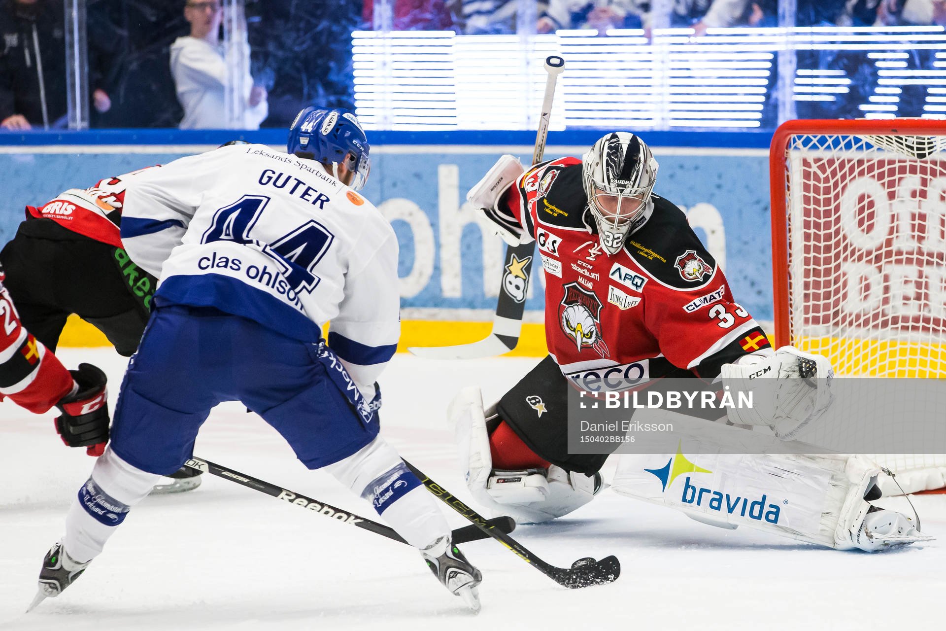Malmös målvakt Niko Hovinen räddar chans från Leksands