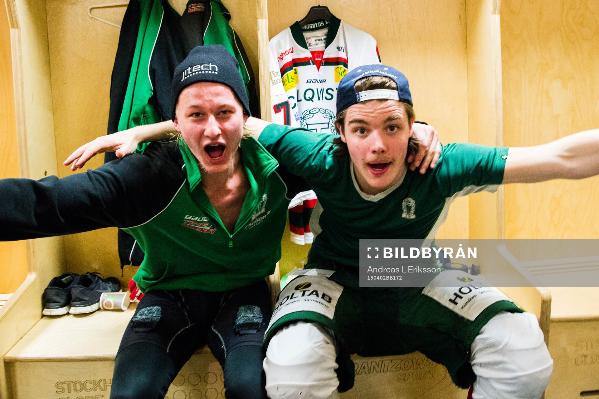 Tingsryds Adam Persson och Hannes Johansson jublar i