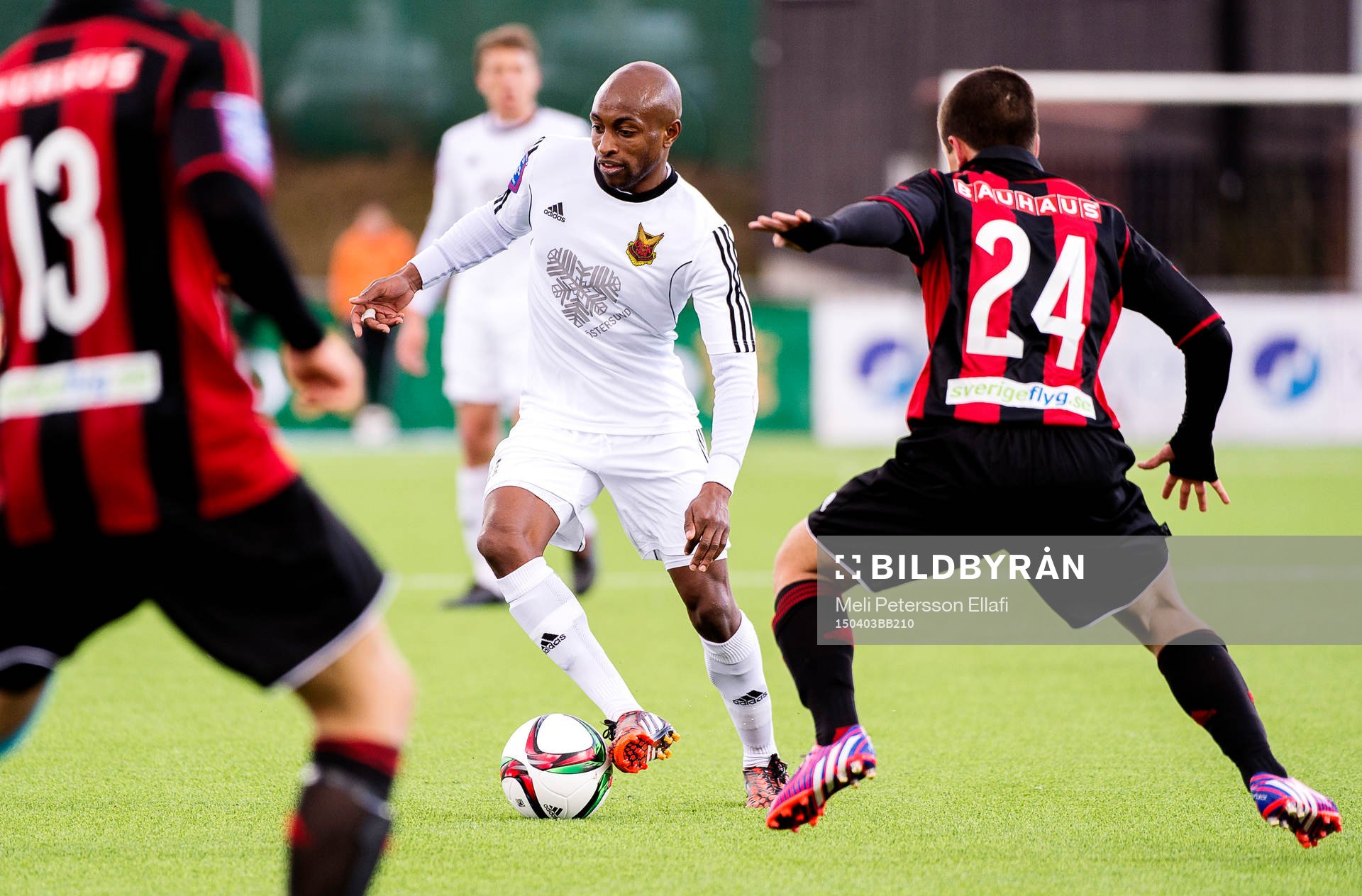 Östersunds målvakt Aly Krita under fotbollsmatchen i Superettan mellan Brommapojkarna och Östersund den 3 april 2015 i Stockholm.