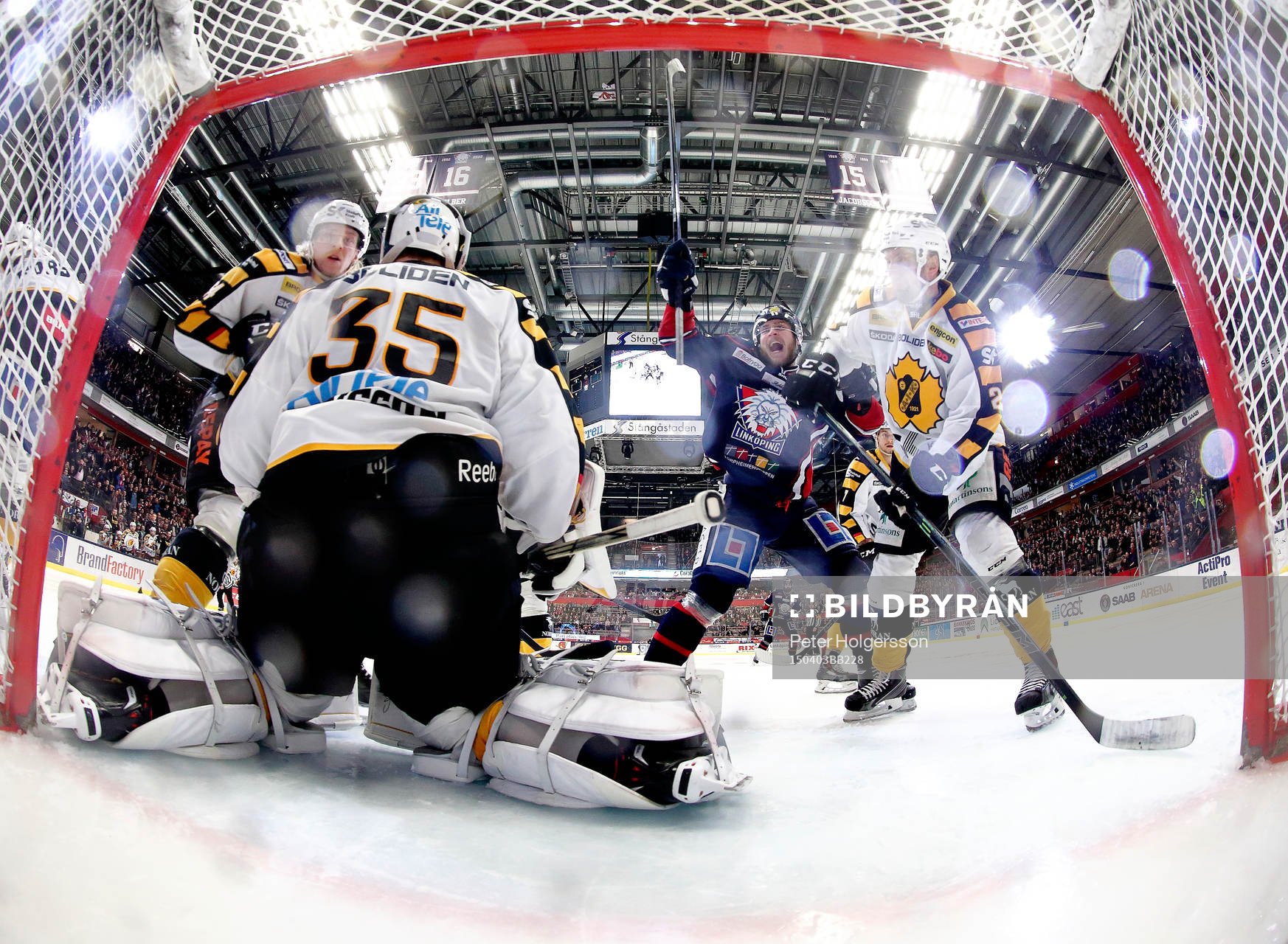Linköpings Fredric Andersson jublar vid mål 1-0 av