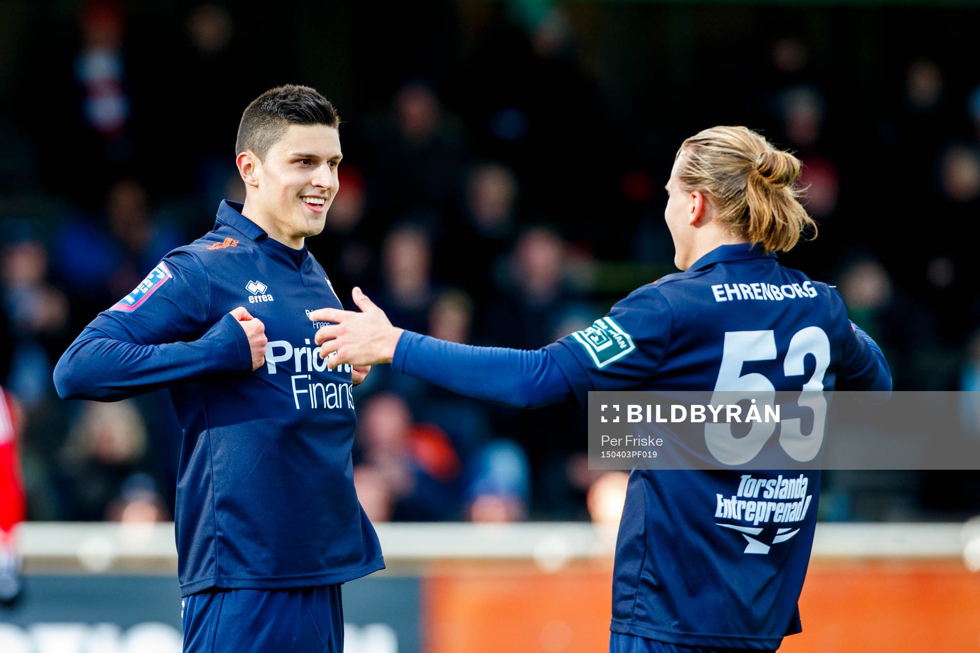 Utsiktens Luka Mijaljevic och Jesper Westermark jublar