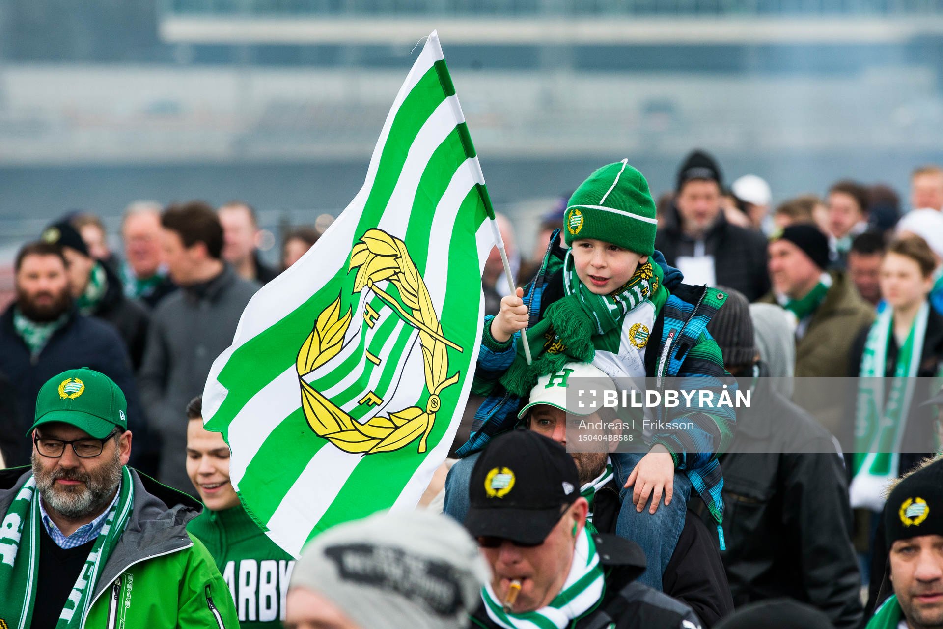 Hammarbys supportrar marscherar över Södermalm
